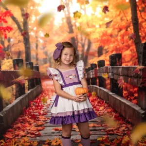 Kate Automne Forêt Érable rouge Pont de bois Toile de fond conçue par Emetselch