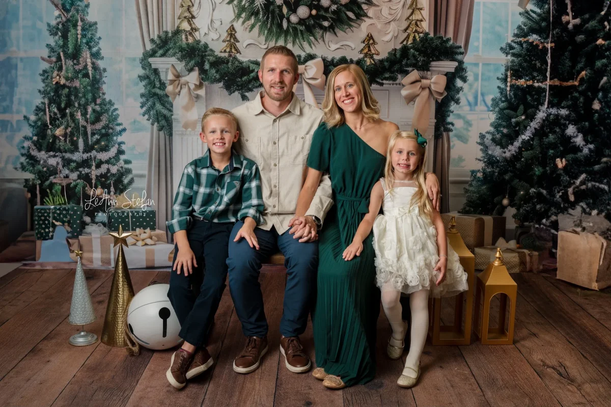 Kate Intérieur Noeuds Blanc Noël Cheminée Toile de fond conçue par Mini MakeBelieve