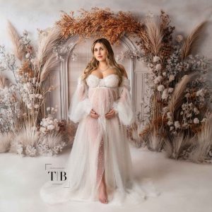 Kate Bohème Florale Arche Beige Classique Toile de fond conçue par Mini MakeBelieve