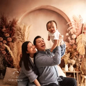 Kate Bohème Fleurs Arche Beige Toile de fond en Polar conçue par Emetselch