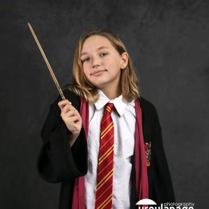 Ursula_Page.jpgv1610695030 Kate Abstrait Brun Noir foncé Toile de fond pour la photographie