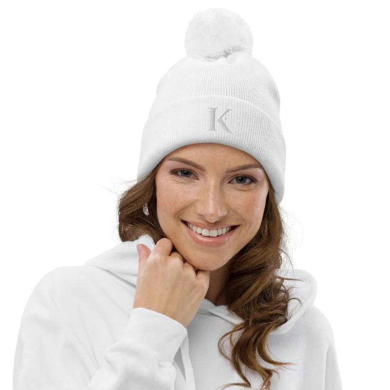 Bonnet Femme à Pompon K – Image 2